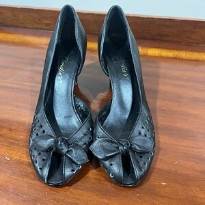 Vintage Candies Black Leather Bow Heels Size 7 Women’s